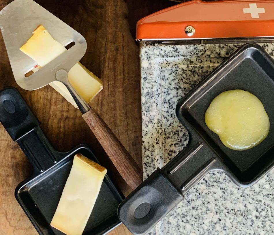 万博グルメ スイス館 納入 ラクレット