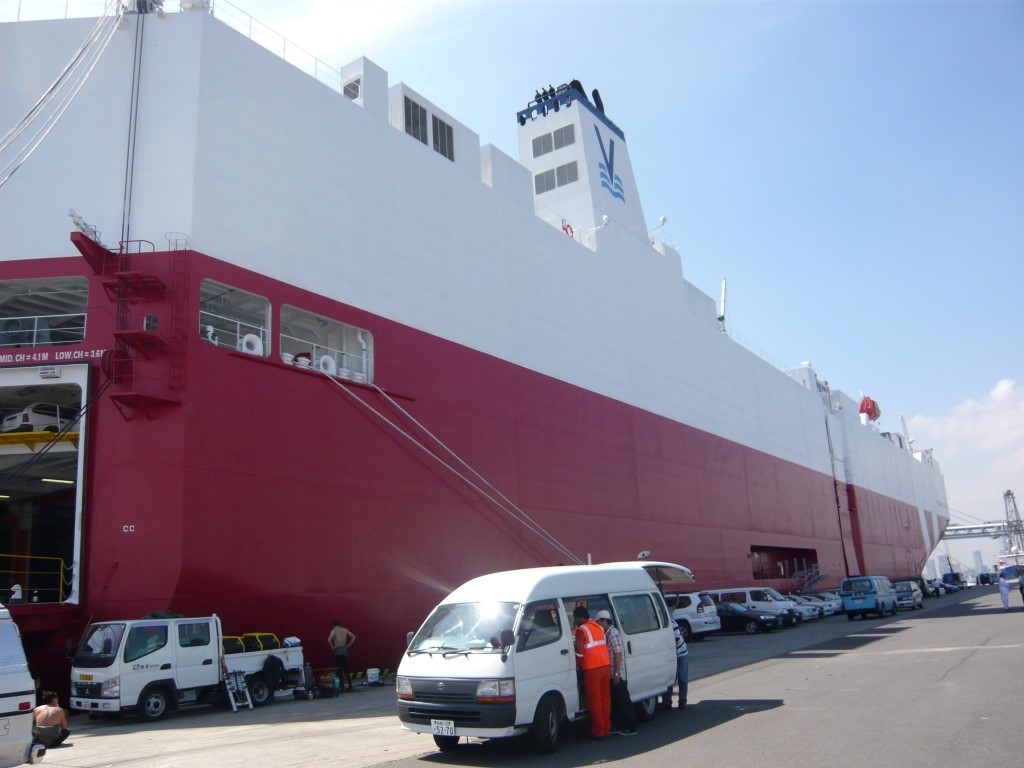 クォリテックストレーディングの子会社FWT LOGISTICSによる船積み