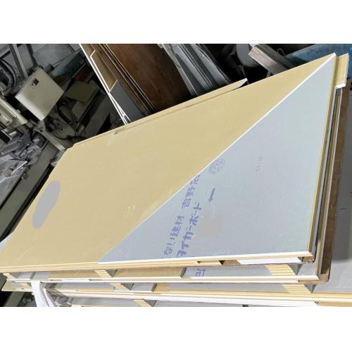 石膏ボード　プレカット