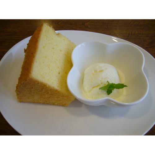 たっぷり豆腐のしっとりシフォン 250円