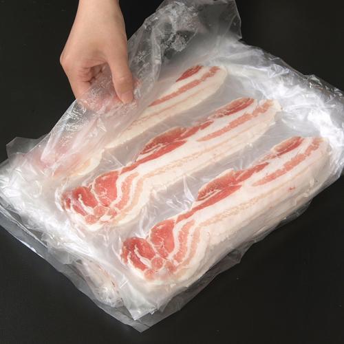 こだわりの新包装システム　お肉を1枚1枚シート包装して使いやすく！