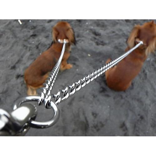 多頭飼いの方の必須アイテム、二頭引きチェーン(カップラー)