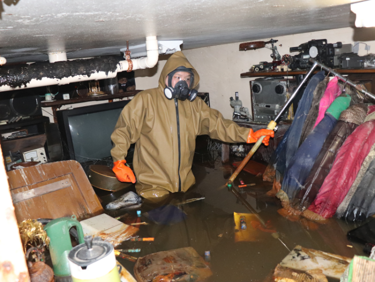 床下浸水の消毒・乾燥復旧