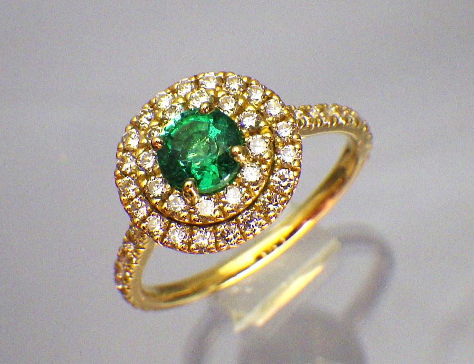 5月の誕生石  エメラルド リング