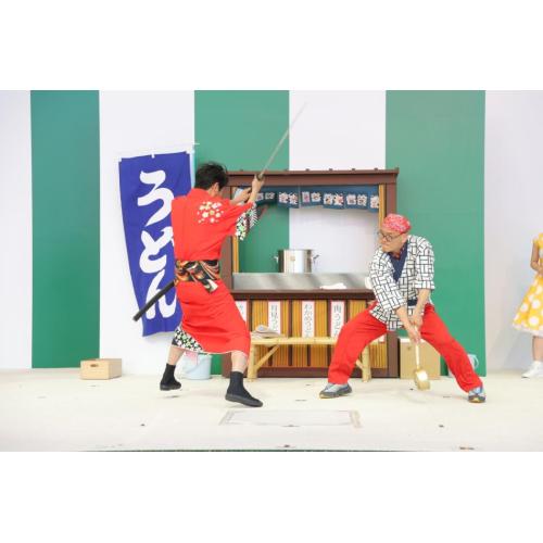 吉本新喜劇座長・アキ氏と共演！観客を魅了したSTAR☆JACKSの殺陣！