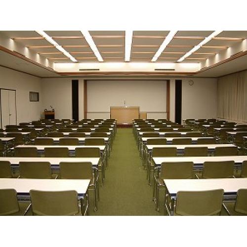 便利な立地で、夜間・休日もご利用いただける貸会議室