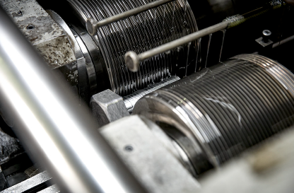 スタッドボルト