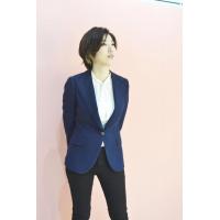 レディーススーツ（シングル１釦、ピークドラペル）