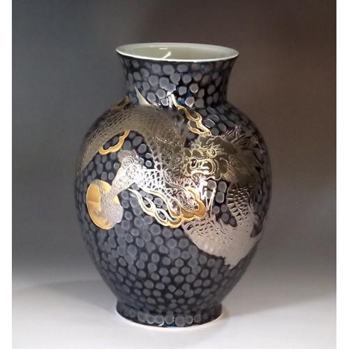 伝統工芸有田焼の窯元-花瓶・香炉・飾り皿など美術工芸品を販売