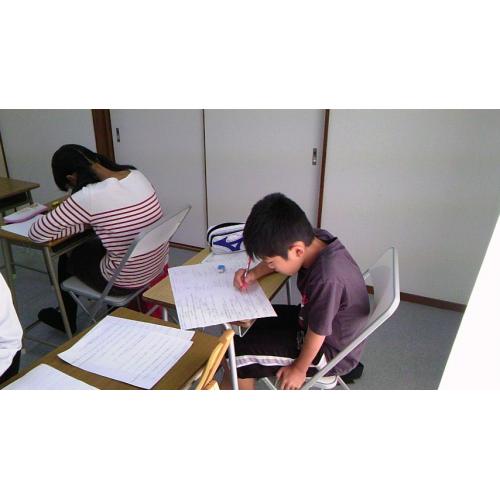 北口塾の特色 = 同一学年少人数集団授業 国語作文指導有り